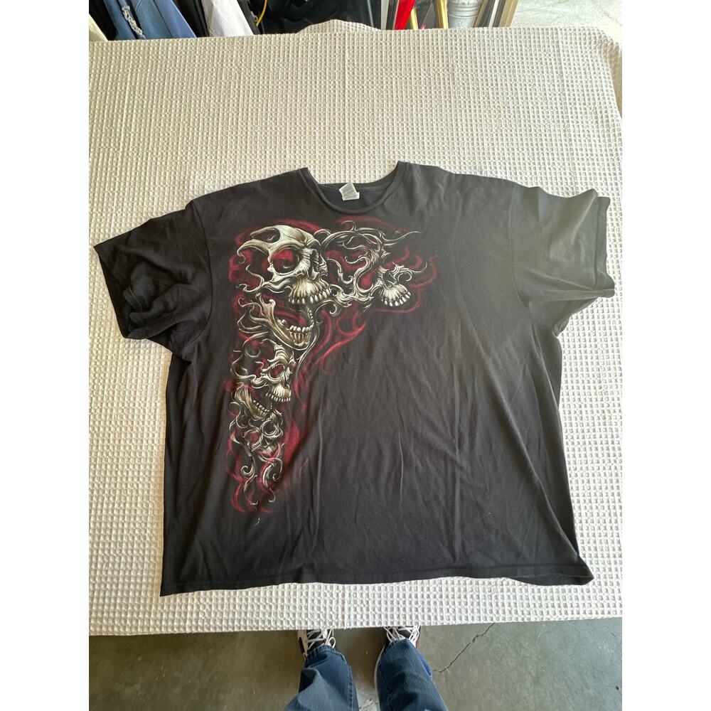 Delta Pro Weight Men's Size 3XL. Skulls and Smoke Black & Red 3XL Y2k 32X32